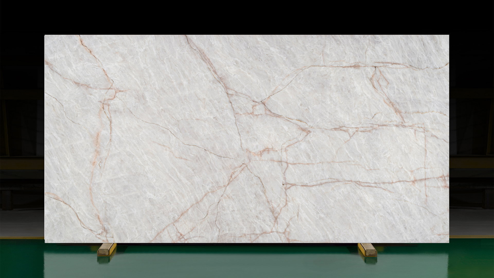 Cristallo Gold 3D full frame.png