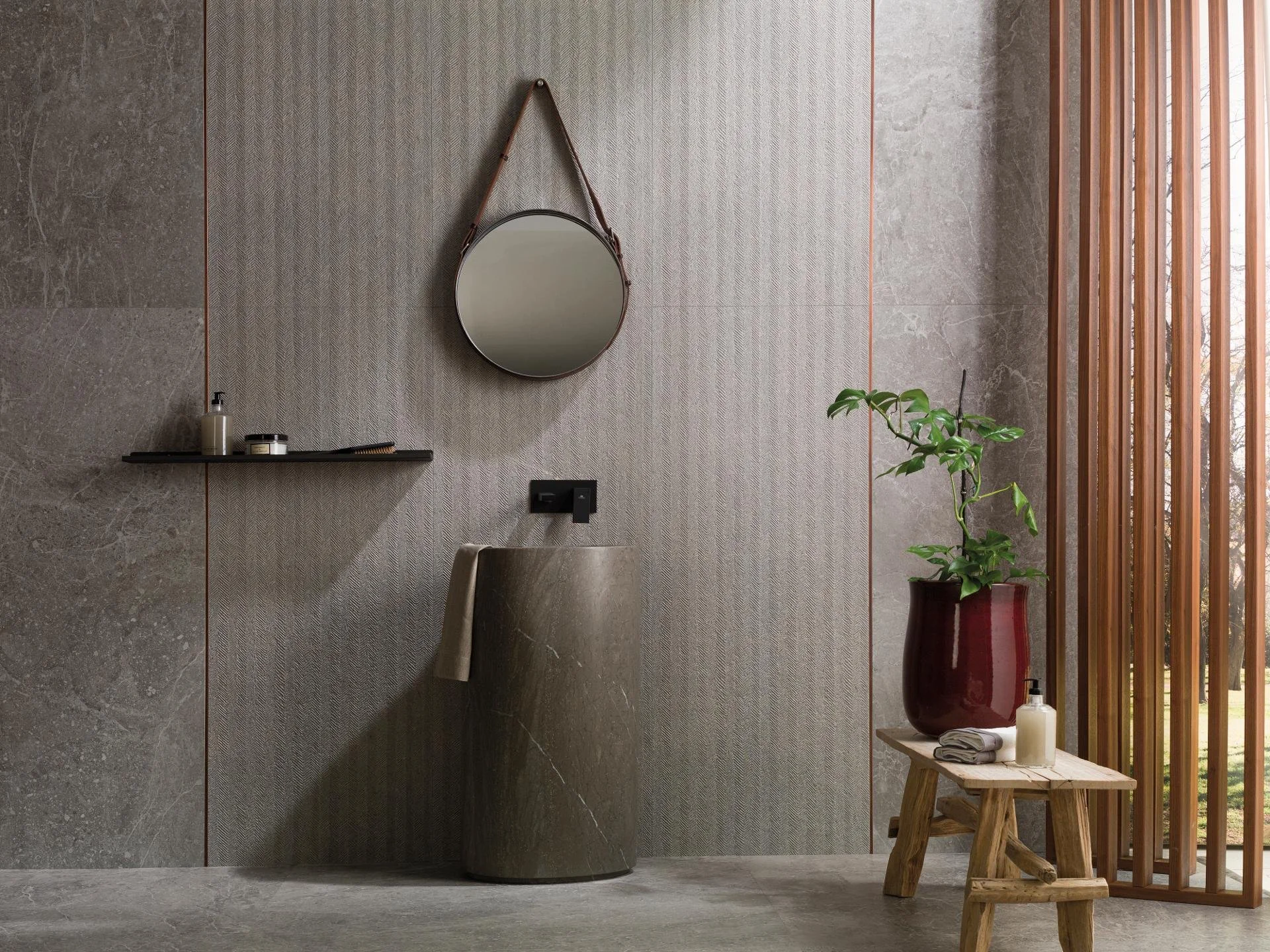 2. spiga noir topo porcelanosa.jpg