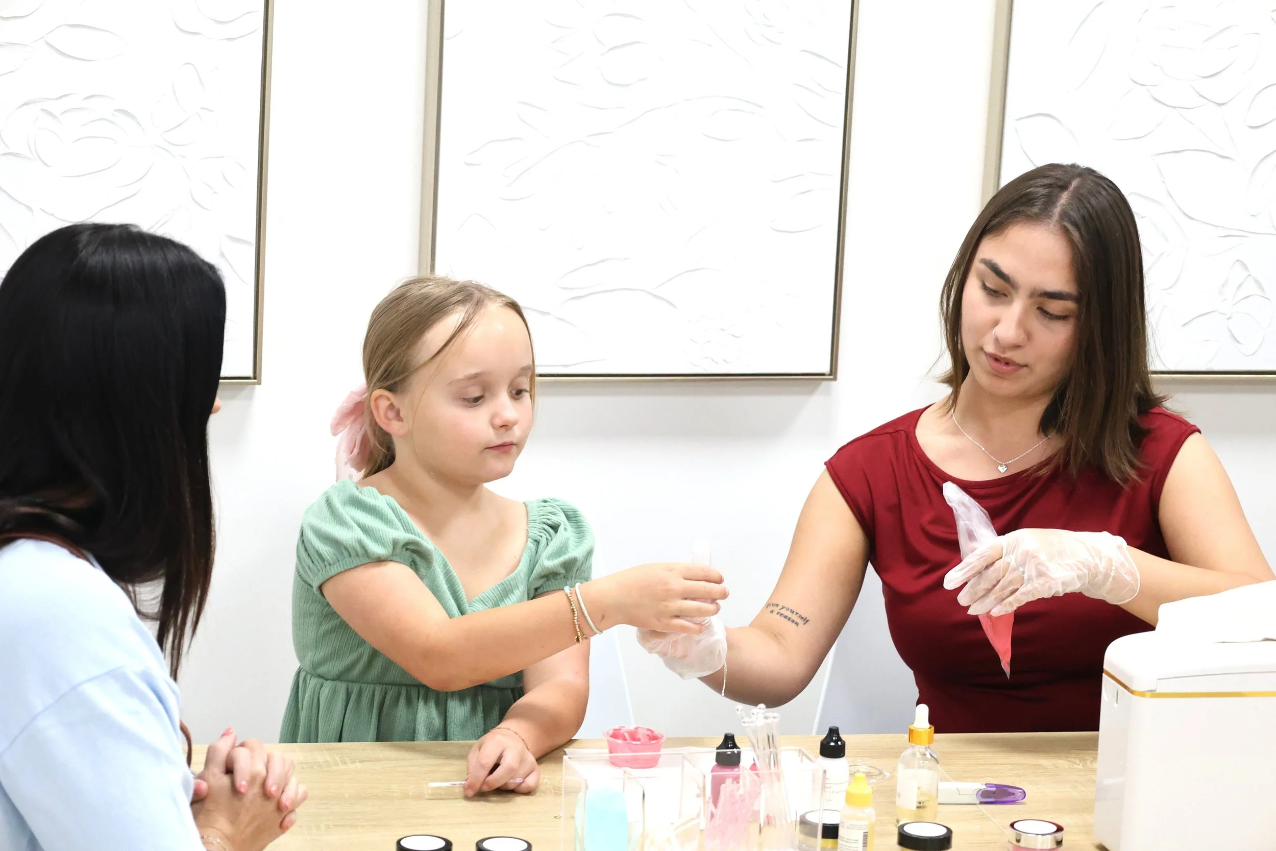 Image of guests making lip gloss
