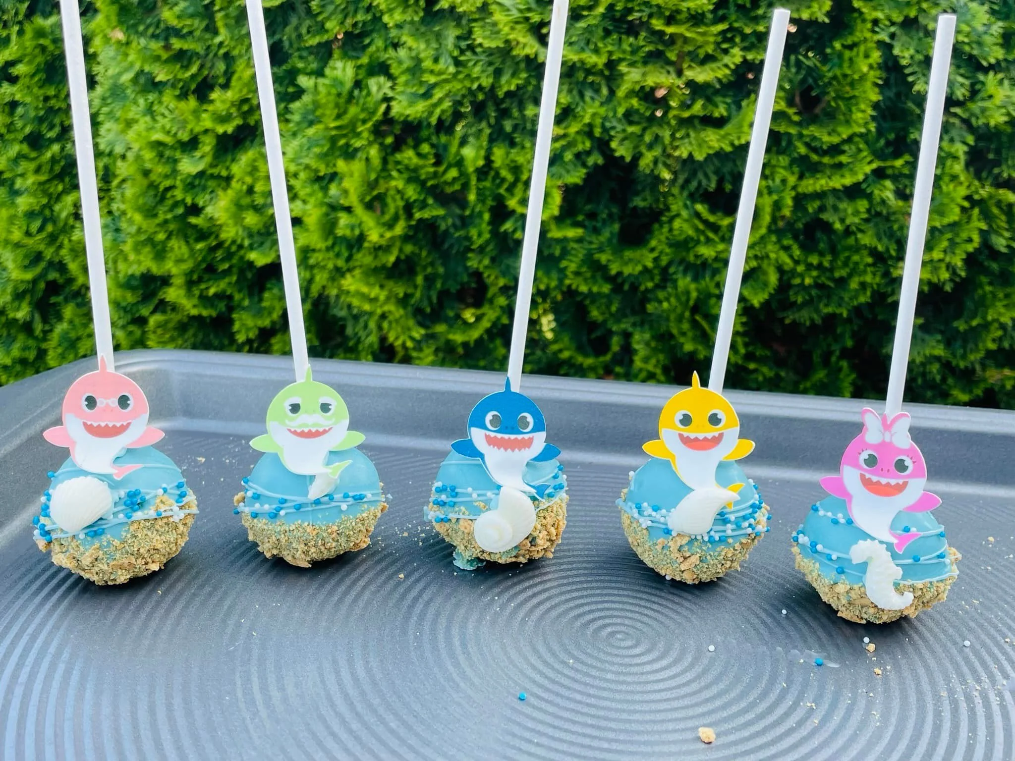 baby shark cake pops.jpg