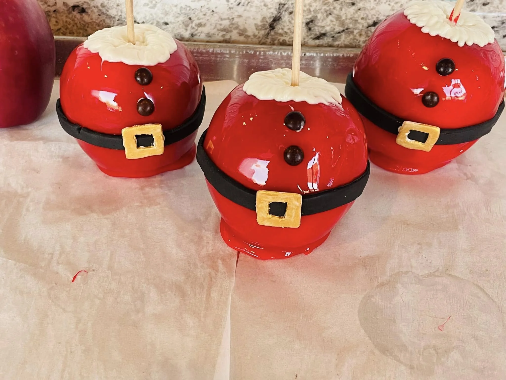 santa candy apple.jpg