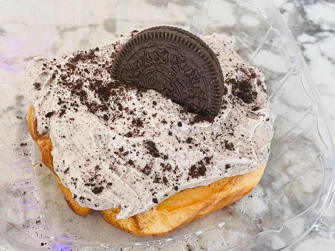 cooke n cream cin roll.jpg