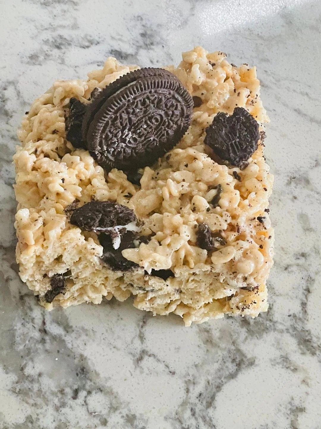 cookies n cream rice krispy.jpg