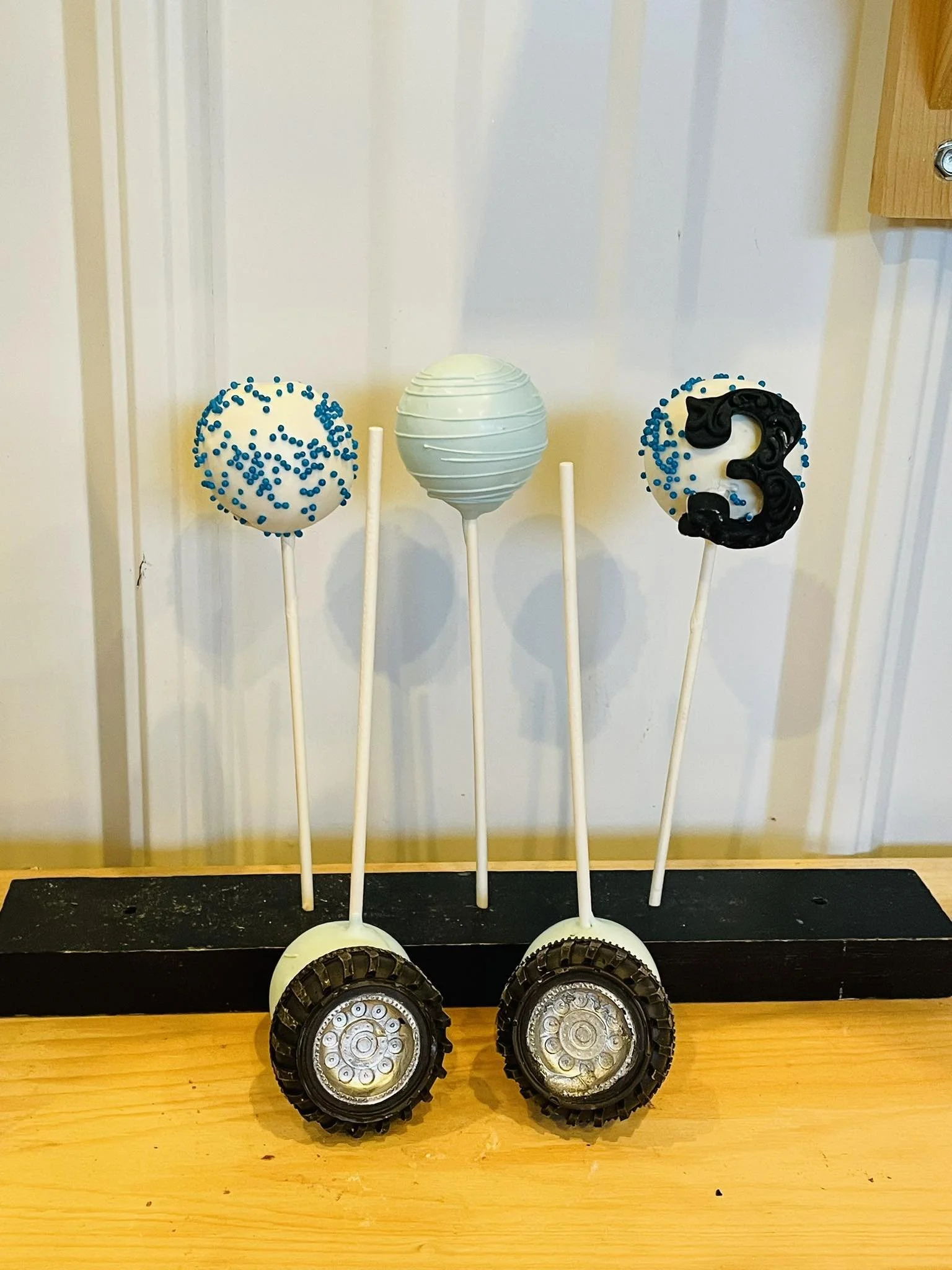 racing cake pops.jpg