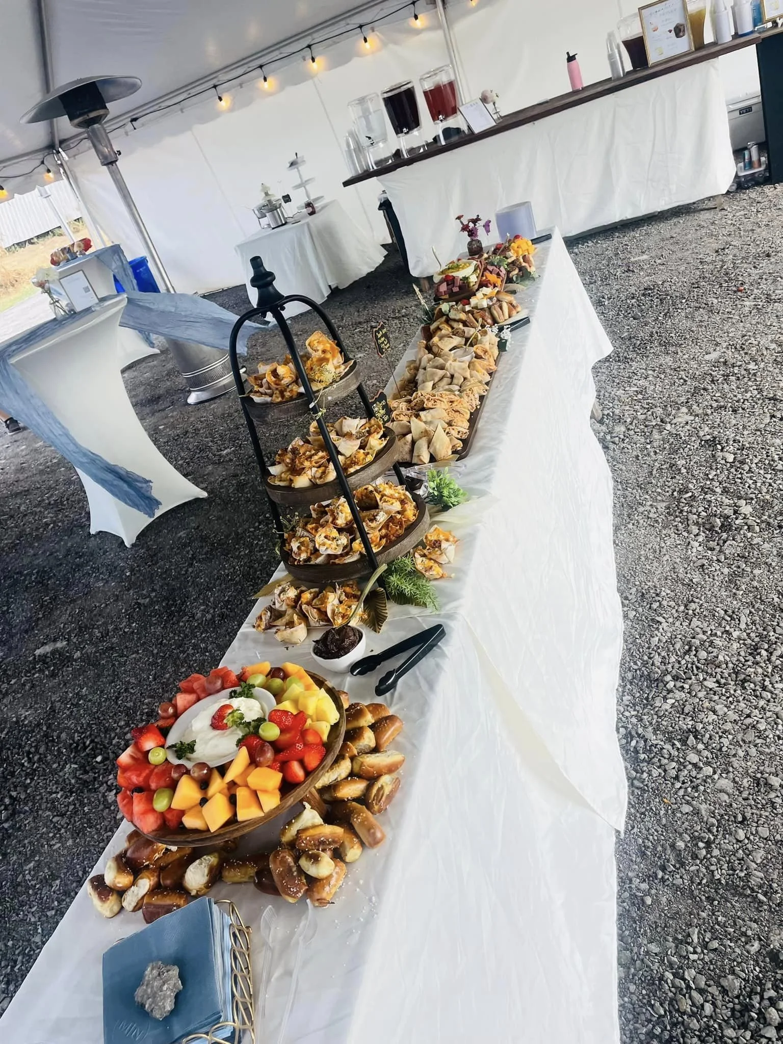 maddy wedding cocktail hour.jpg