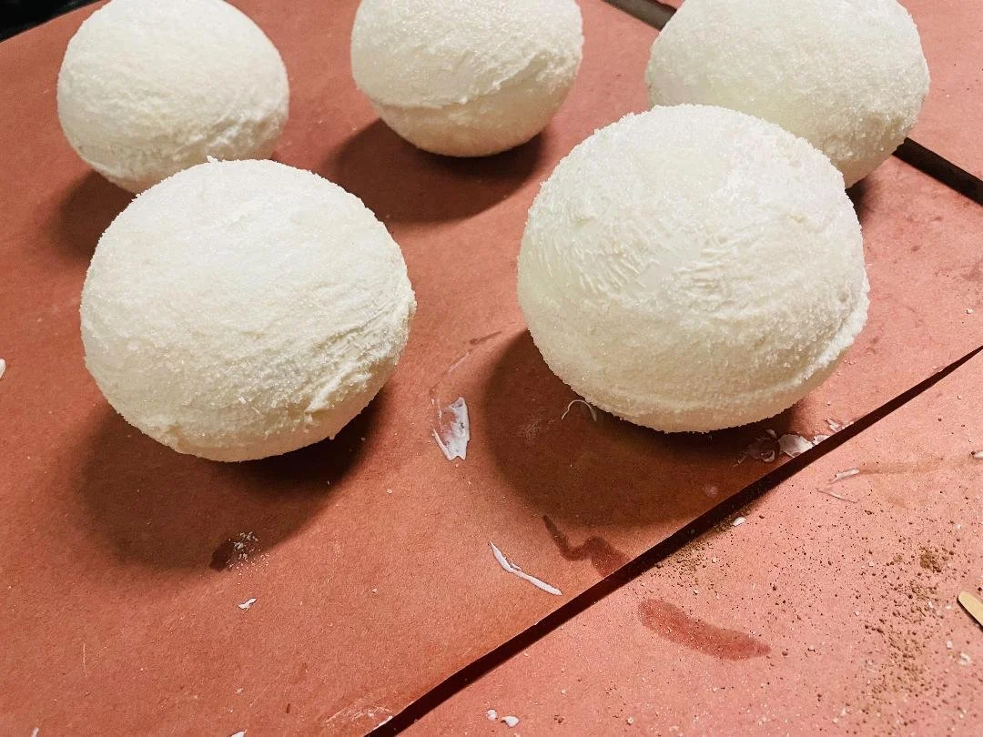 snowball cocoa bombs.jpg
