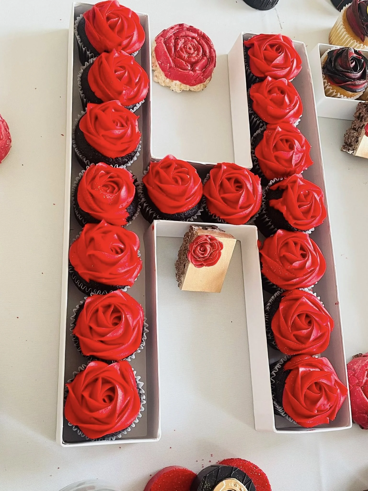 H cupcake.jpg