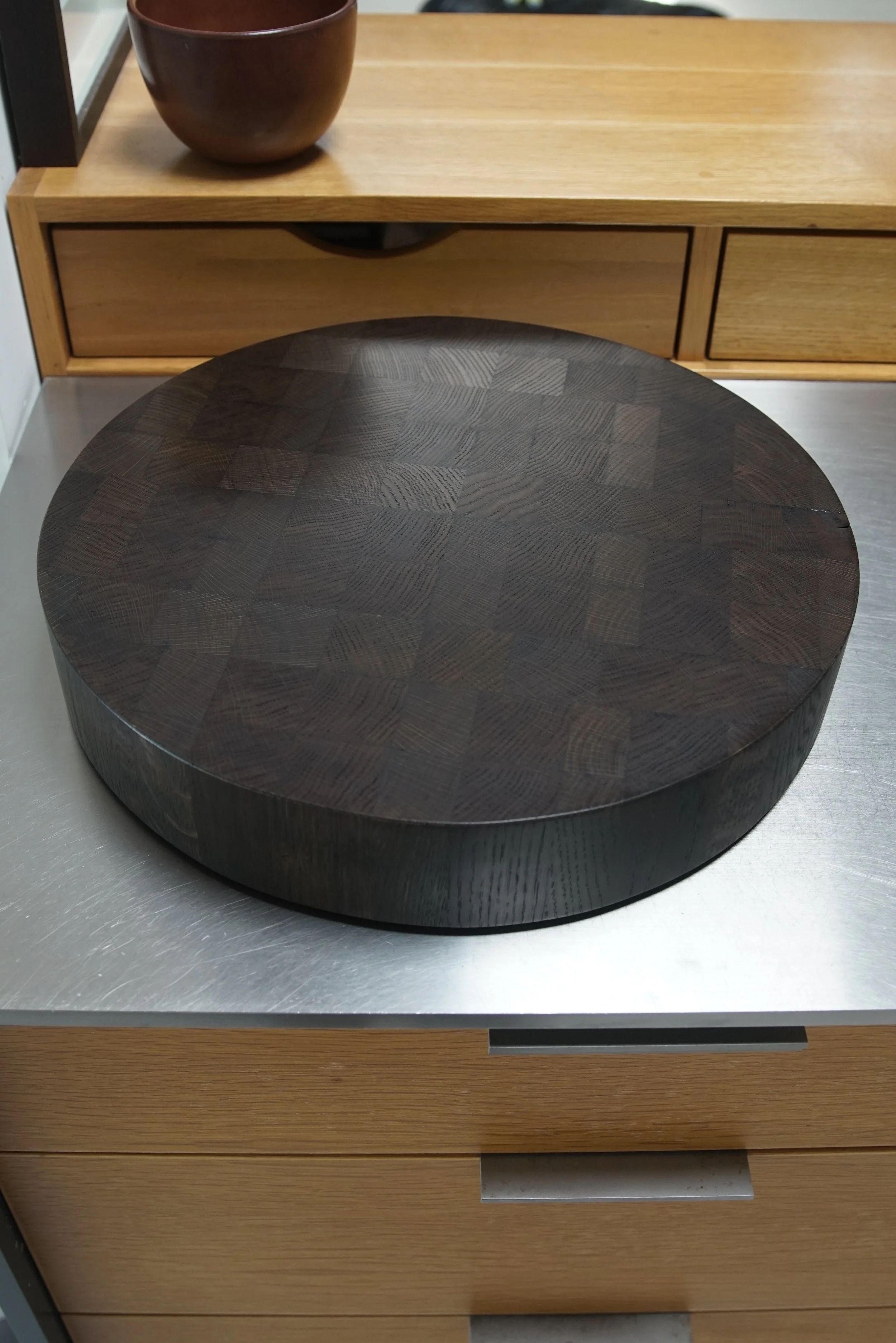 Oak Cutting Board on Lazy Susan (Dark Brown)