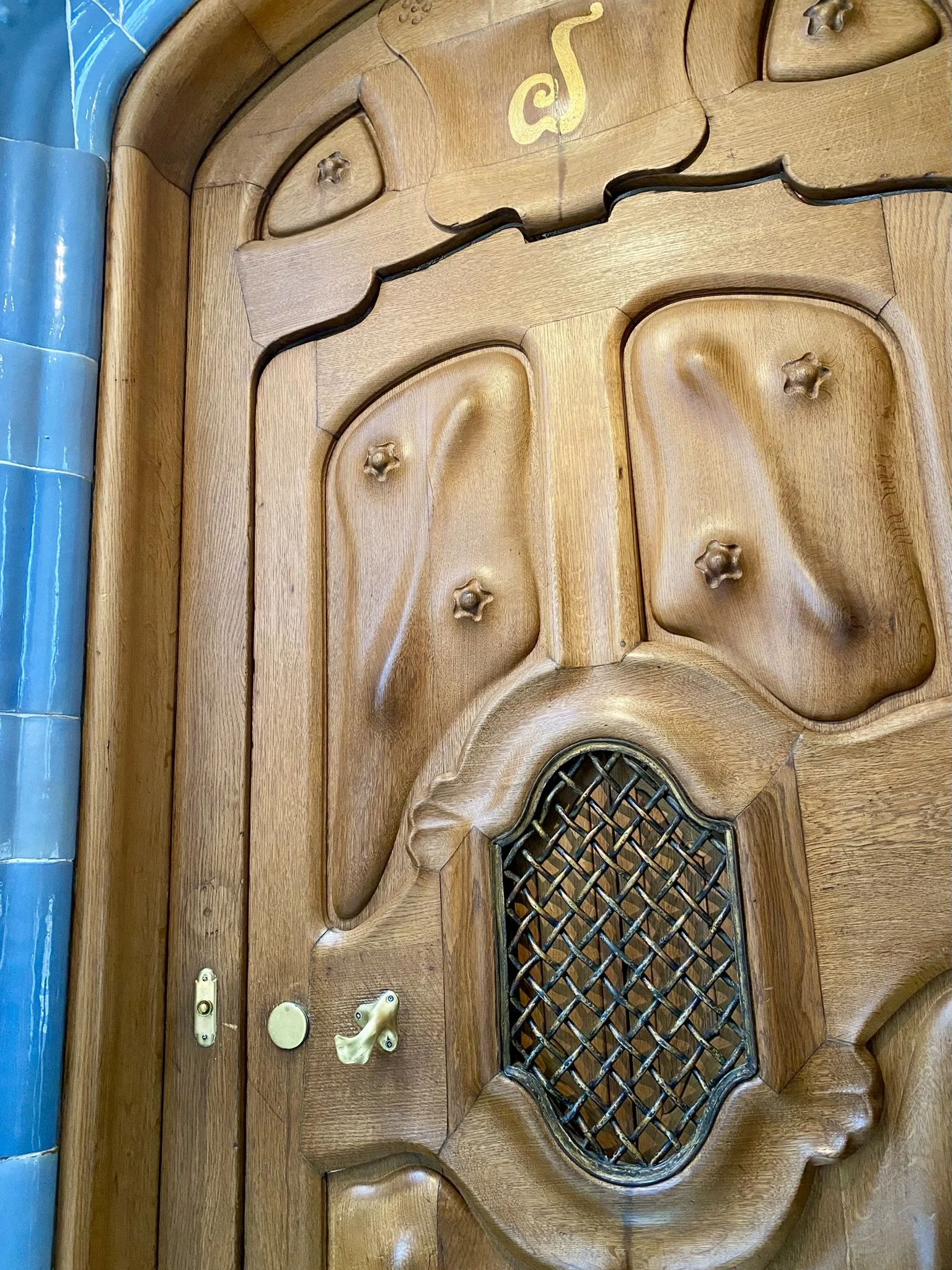 9. Casa Battlo 7.JPEG