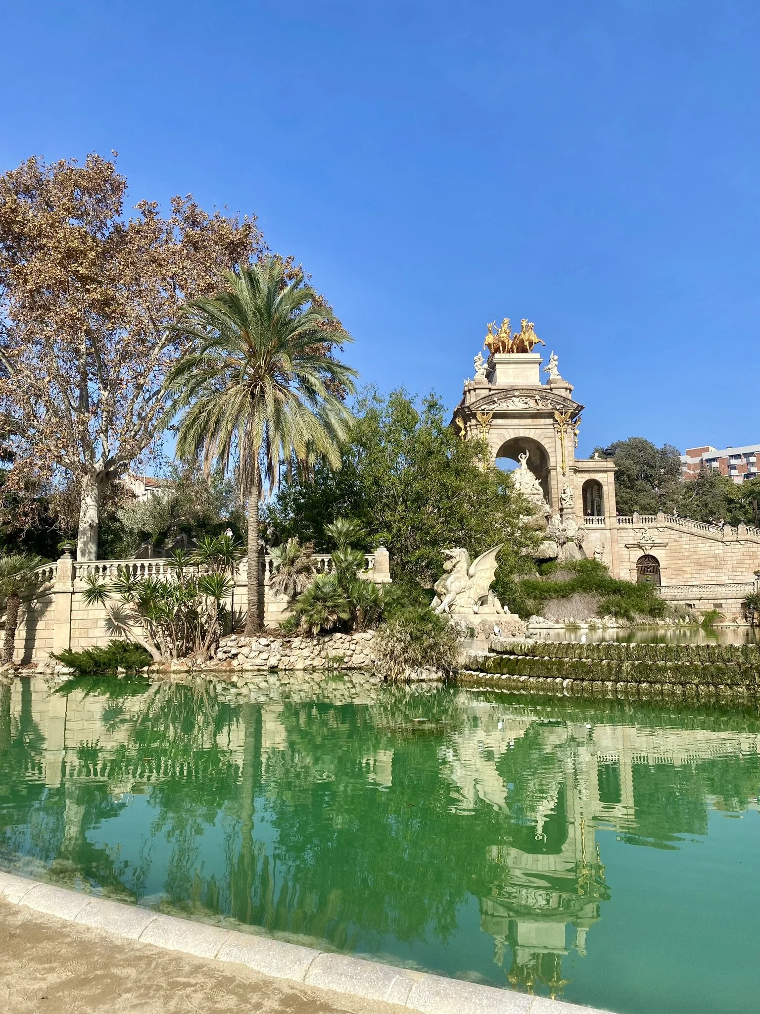 park ciutadella - fontanna (2).JPEG