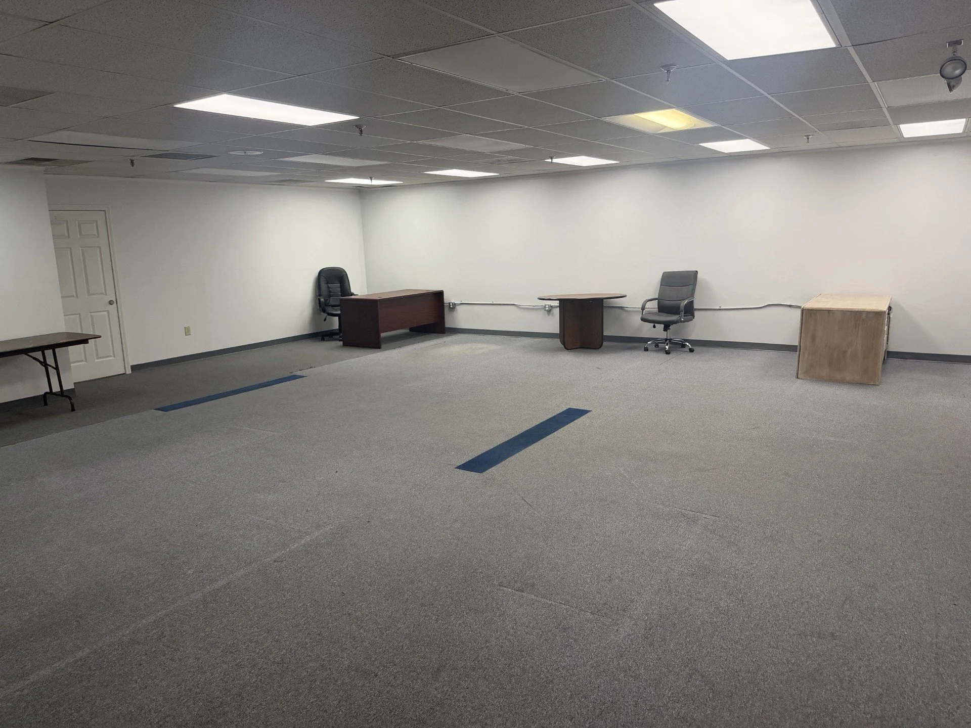 H-100B is a 925sqft open space that rents for $1,388 per month. 