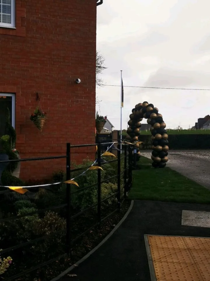 ☕🍰🏡Here in the beautiful #burtononthewolds for @owlhomes

#coffee #baristacoffee #mobilecoffeevan #openday #openhouse #newbuild #housesforsale #peakygrindercoffee #owlhomes #loughborough