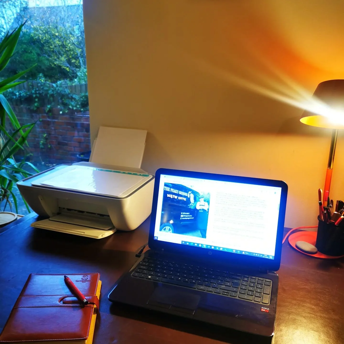 💻&quot;All work and no play makes Jack a dull boy&quot; is my Dad's favourite saying and I'm a big believer in it too!!

☔So on this rainy day I'm going to do my books.... But then cinema and a meal 🍴🎬date days are the best 😊

🙏I feel for all tr