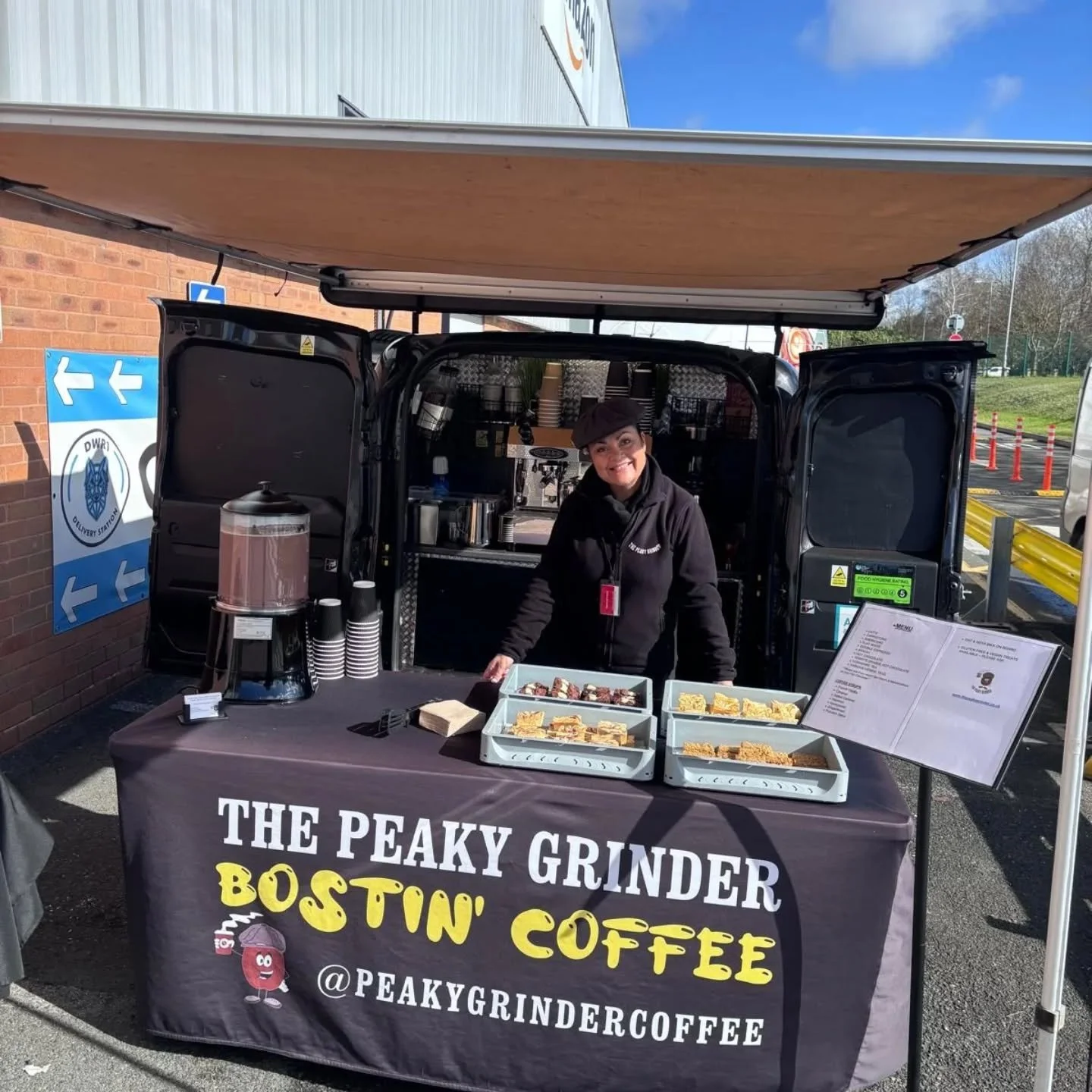 ☕ Back at #amazonuk with 2 new additions... Bakes from #treatsforyou and a new hot chocolate machine.... Very excited 😅

#peakygrindercoffee #mobilebarista #hotchocolate