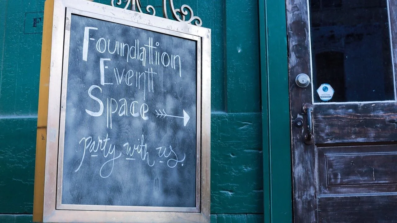 Are you singing with us this Friday? It's our last Choir Bar and we want to see YOU at Foundation Event Space one more time! 💕🎶⠀
.⠀
.⠀
.⠀
#choirbar #choir #bar #sing #singing #singwithus #singoutloud #singtogether #singyourheartout #socialchoir #no