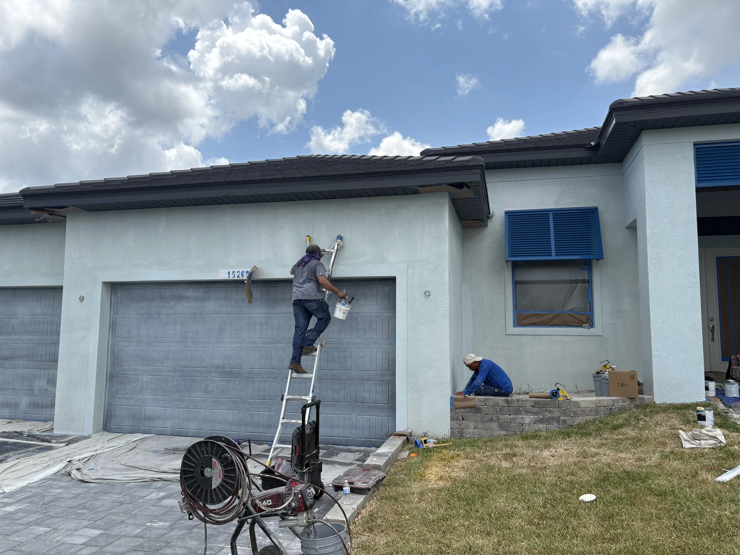Giving New Life With a Paint Job to this Exterior Home in Englewood, Florida