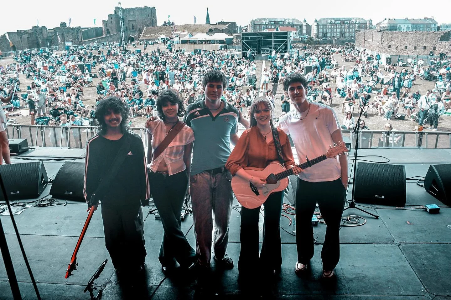 this is my shoutout to the best band potentially ever in the history of planet earth you guys are the most brilliant and wonderful and i&rsquo;m glad you liked the north east and weren&rsquo;t scared off by the sea fret 
@archiebdd on drums 
@indiafr