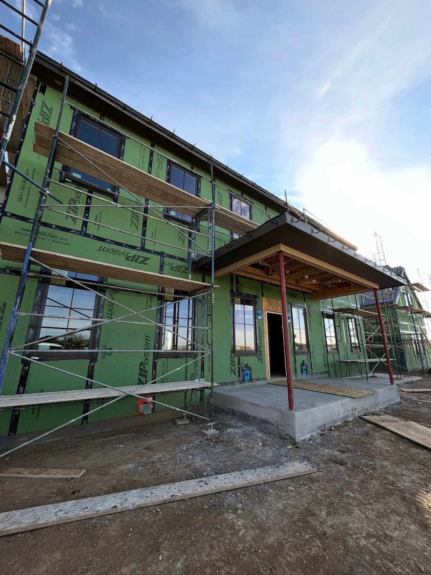 Let's construct your perfect haven. Deciding on the front door placement to the size of your great room, building your next home offers limitless options.

Thinking about building your next home❓

Let&rsquo;s make it happen. 

At Alderview, we&rsquo;