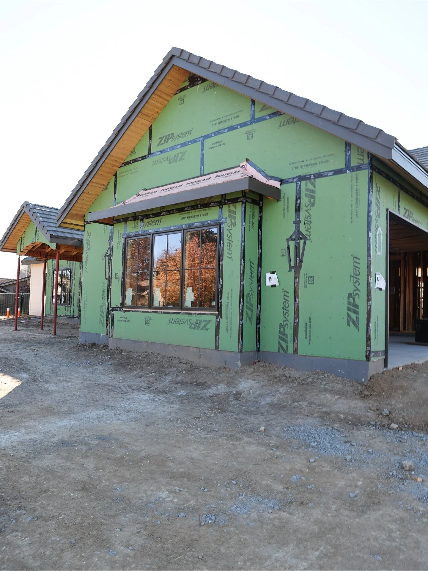 With several custom homes in various stages, coordination is key. We rely on @buildertrend as our centralized project management tool. 

It allows us to document progress, create schedules, communicate effectively, and store important documents. 

Pr