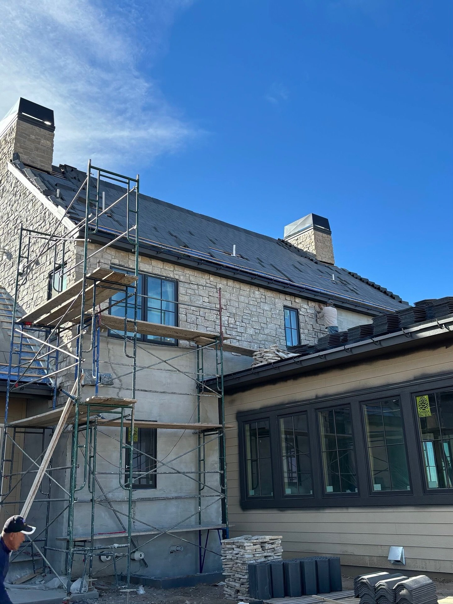 Exciting developments in Castle Rock, drywall and stone work are moving along and this gorgeous home is starting to take shape.

#Buildwithconfidence#Alderview#AlderviewContruction#buildwithalderview#Coloradobuilder#coloradogeneralcontractor#luxruryb