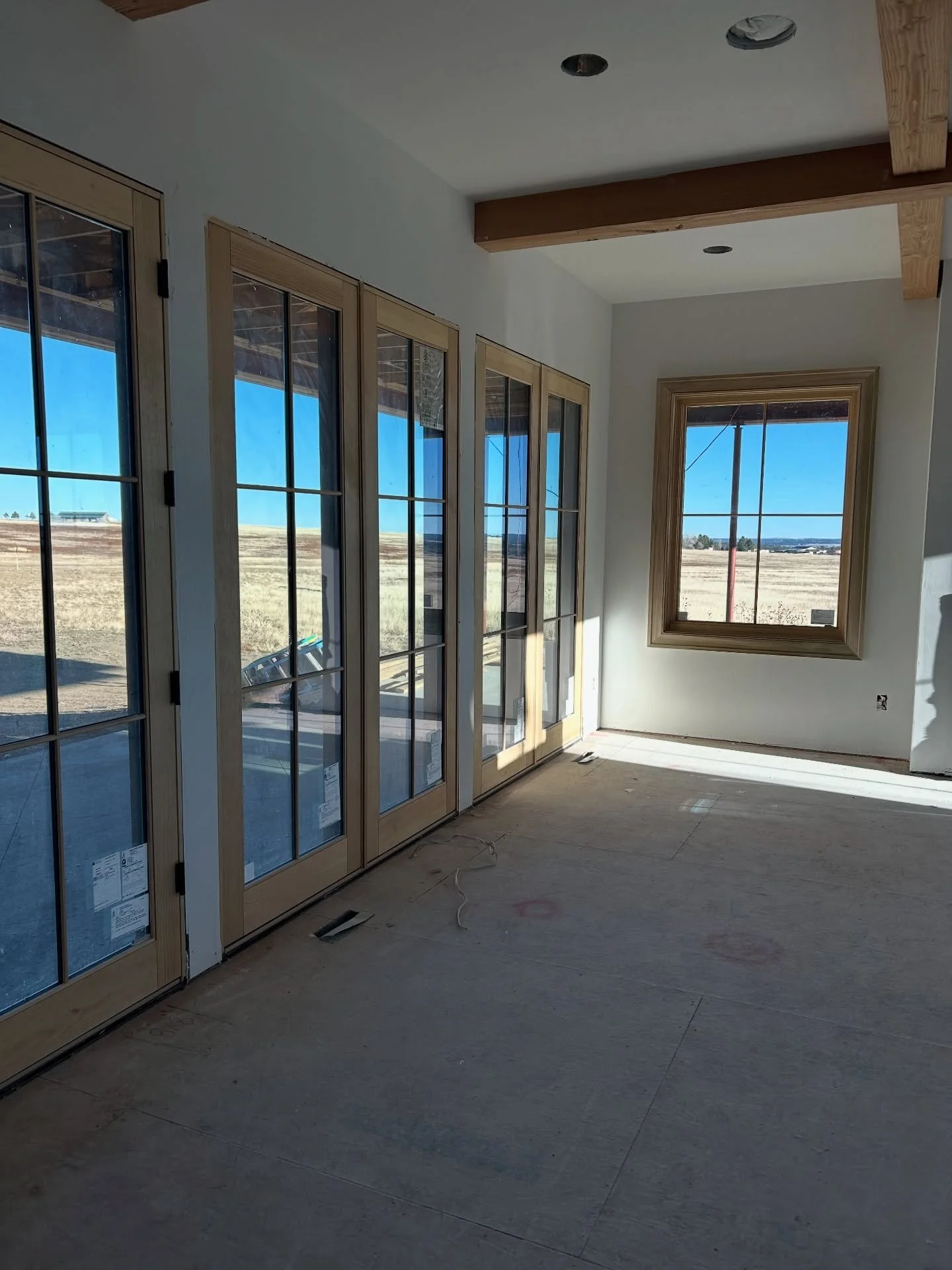 We just got our first snowfall in Colorado and it's absolutely stunning. There's nothing like experiencing all four seasons in Colorado.
Happy snow day, Colorado!