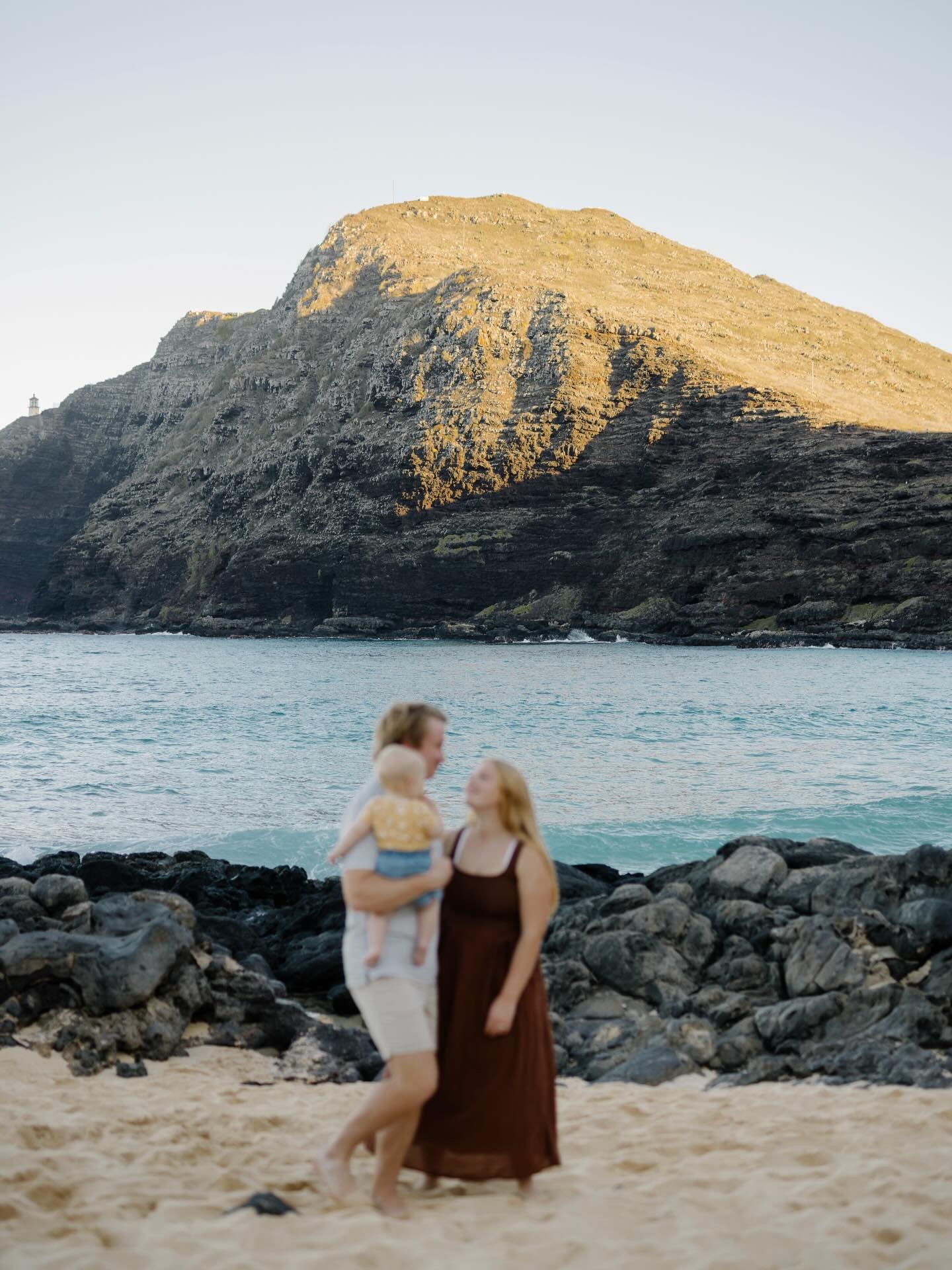 Here&rsquo;s some sunshine + smiles to brighten your cold snowy Wednesday :)