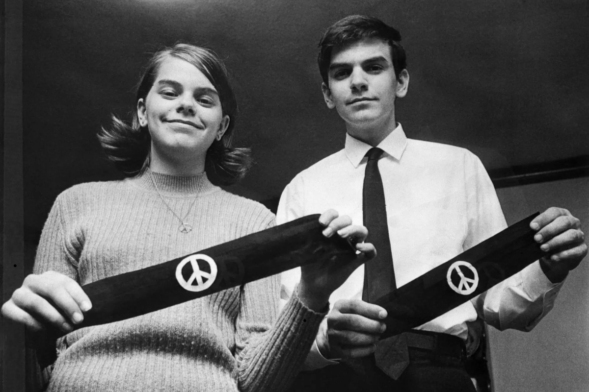Tinker v. Des Moines Independent Community School District (1969)