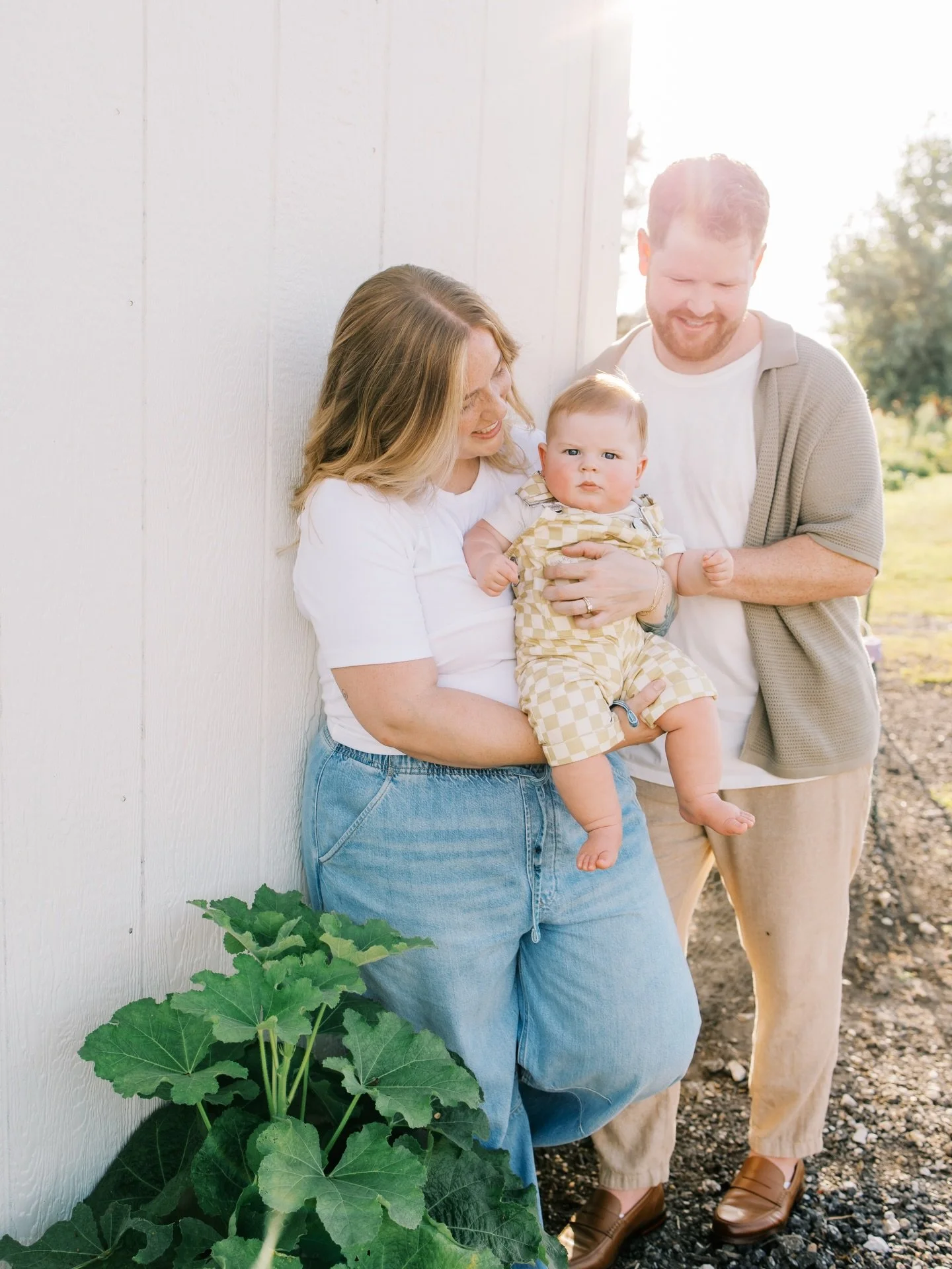 Going through galleries from last season and I&rsquo;m just cravinggg the sunshine, green grass, flowers and pretty sun dappled light ☀️