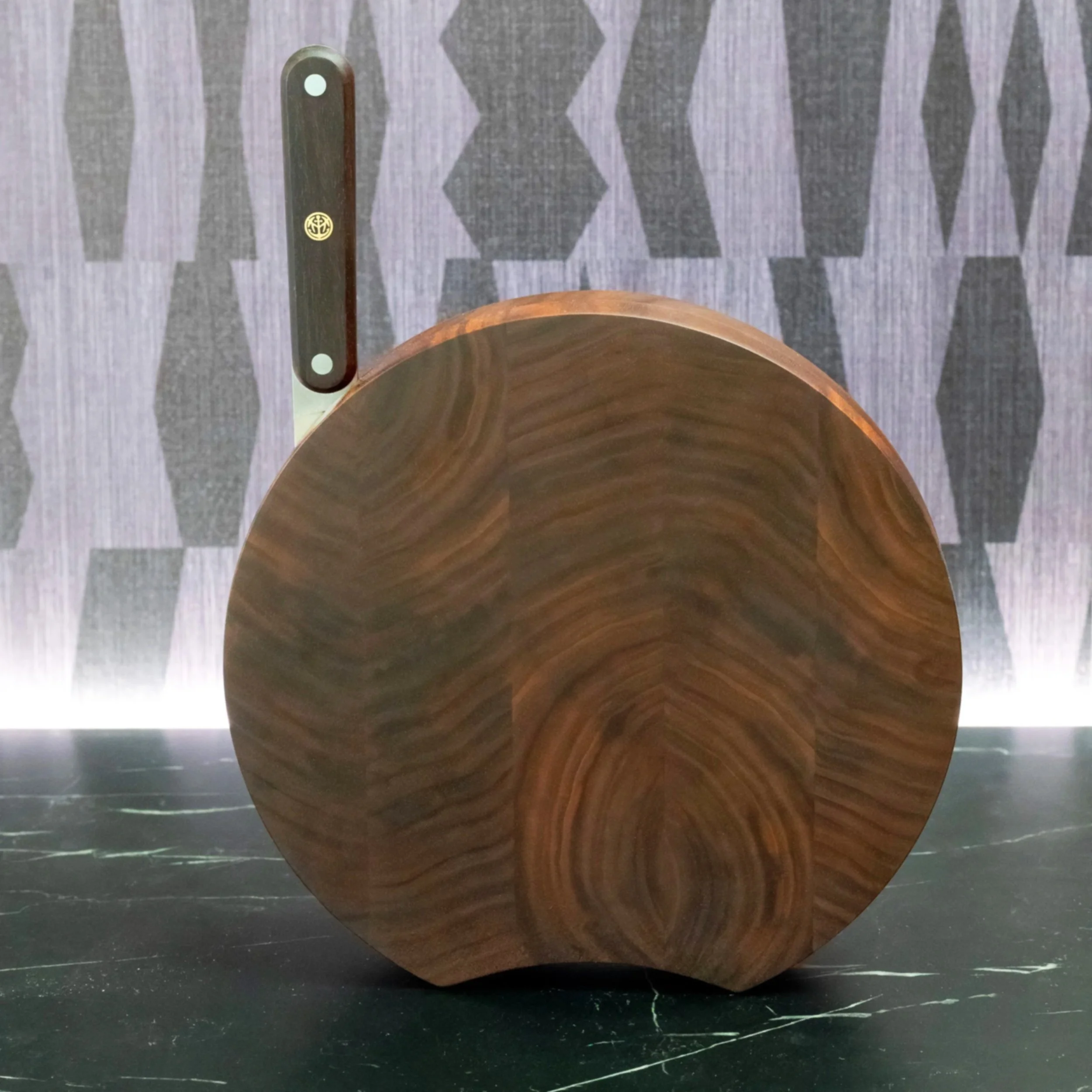 cutting+board+with+knife.jpg
