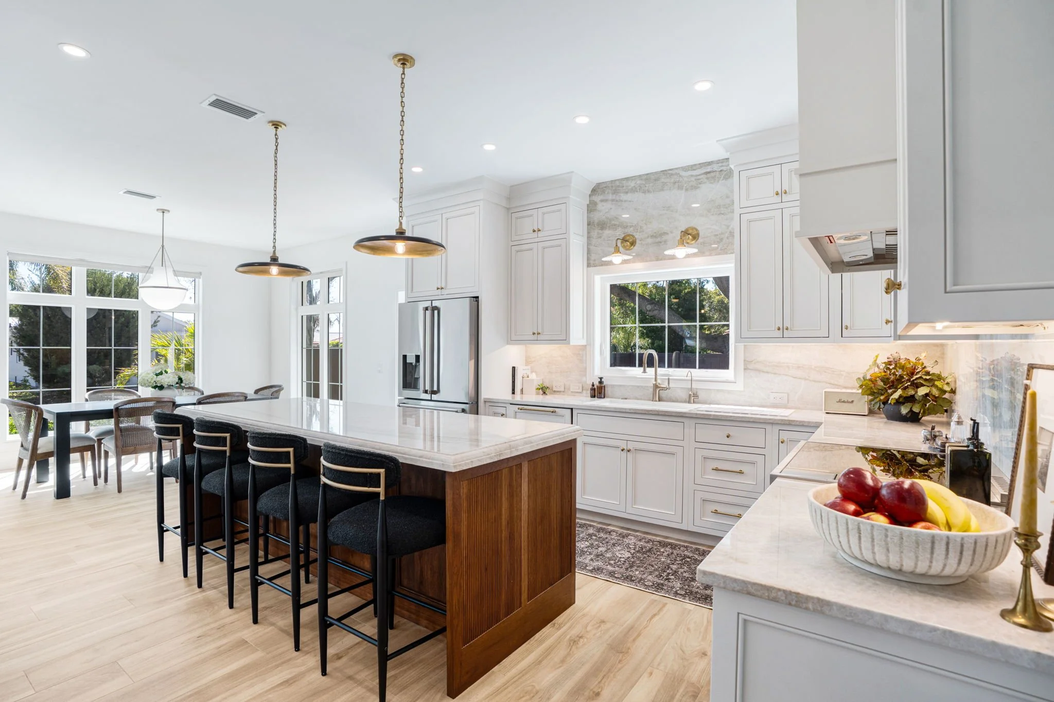 18-web-or-mls-1570 Graber Ave-14.jpg