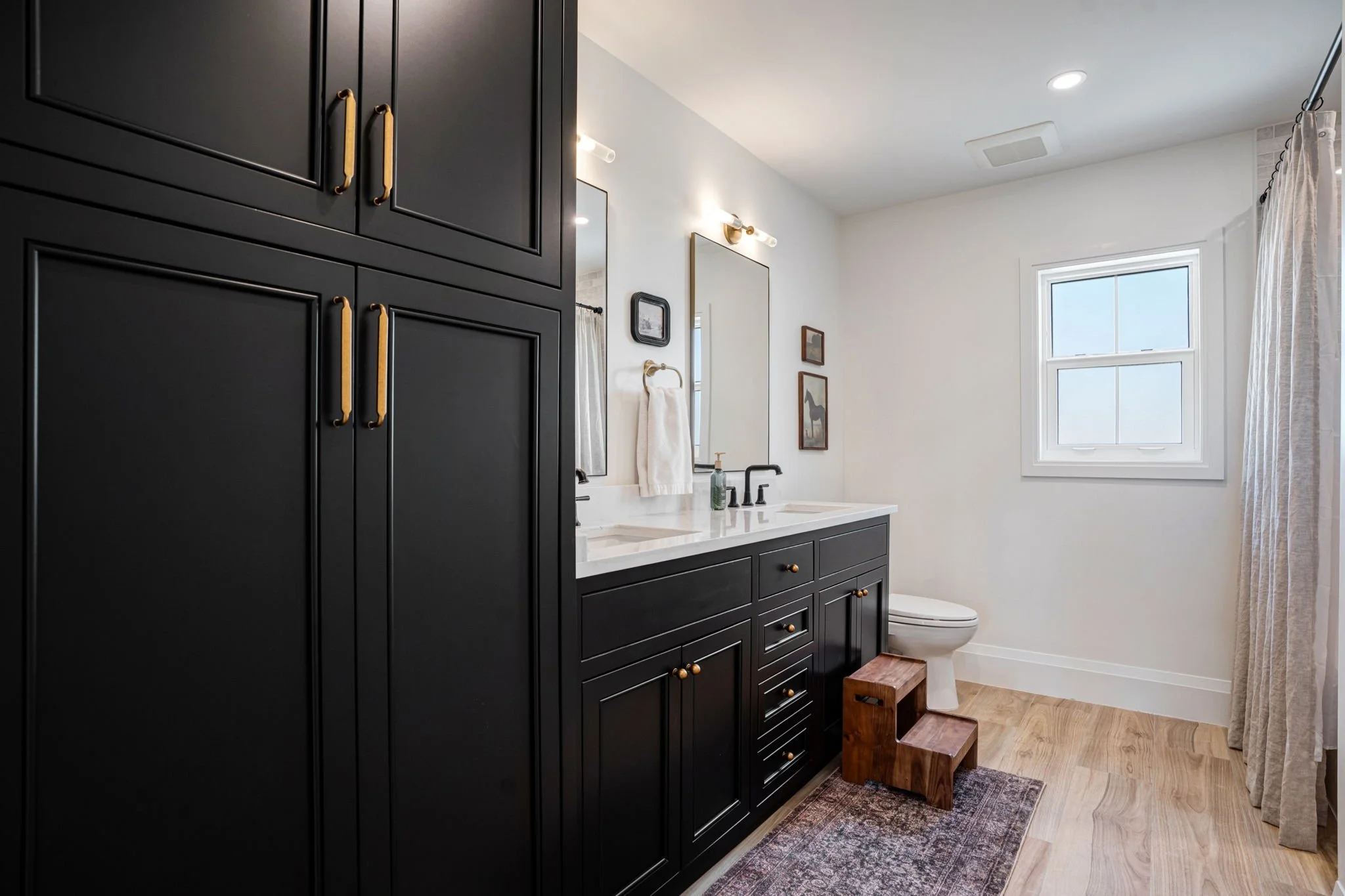 45-web-or-mls-1570 Graber Ave-36.jpg