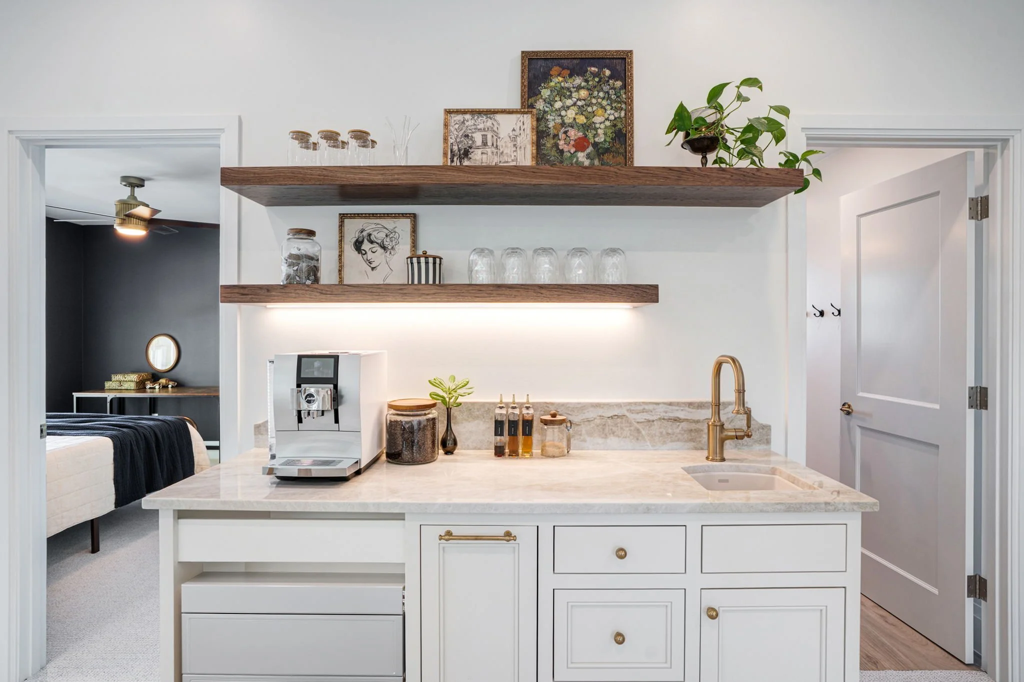 41-web-or-mls-1570 Graber Ave-32.jpg