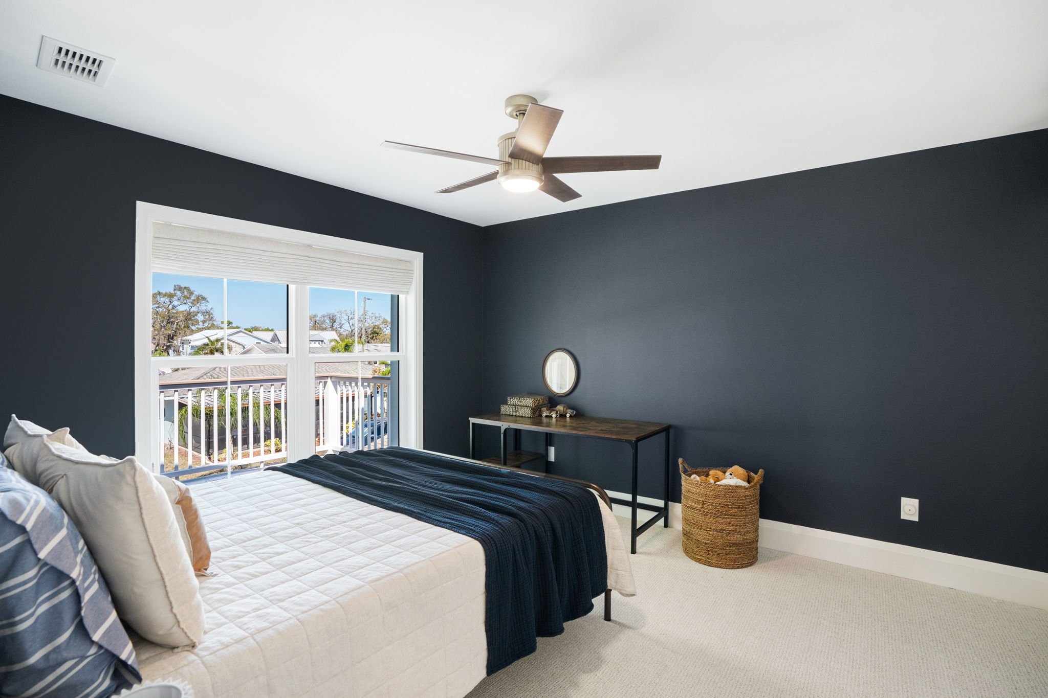 44-web-or-mls-1570 Graber Ave-33.jpg