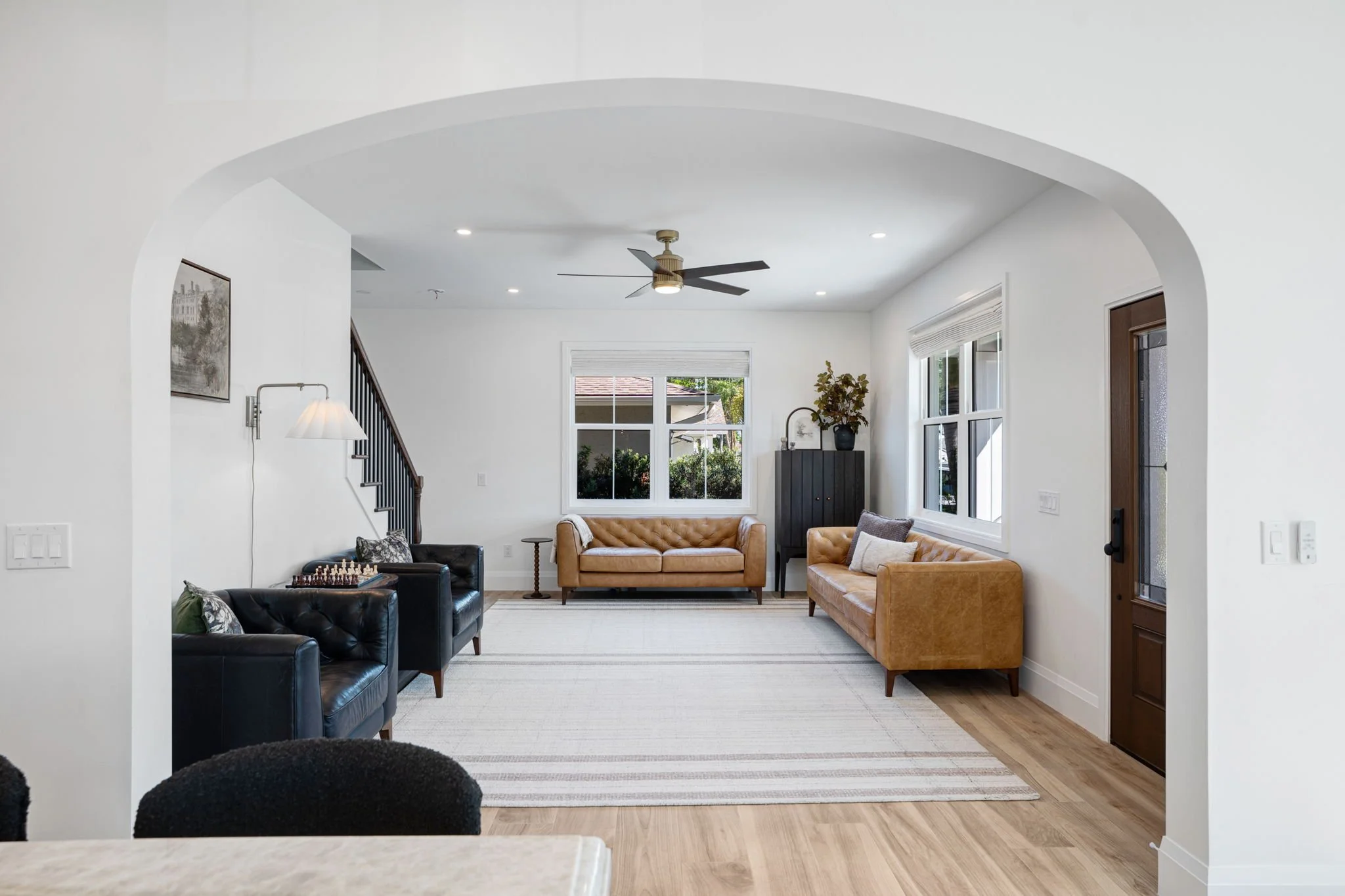 28-web-or-mls-1570 Graber Ave-20.jpg