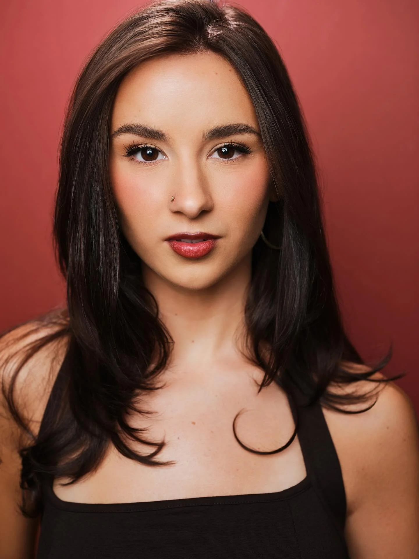 New headshots by the wonderful @juliannamcguirlphoto 💕
makeup 💄 by- @thealexleyva 💕
-so so happy with how these turned out, now let&rsquo;s get to werkkkkk!