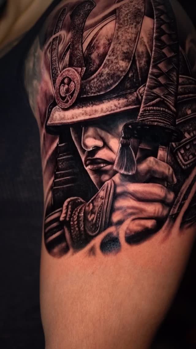 Samurai tattoo
Www.Alanbarbosatattoos.com
#alanbarbosatattoos #tattoo #cttattooartist #valkyrietattoostudio #tattoooftheday #explorepage #blackandgreytattoo #tattooartist #tattoosofinstagram #cttattoo #samurai