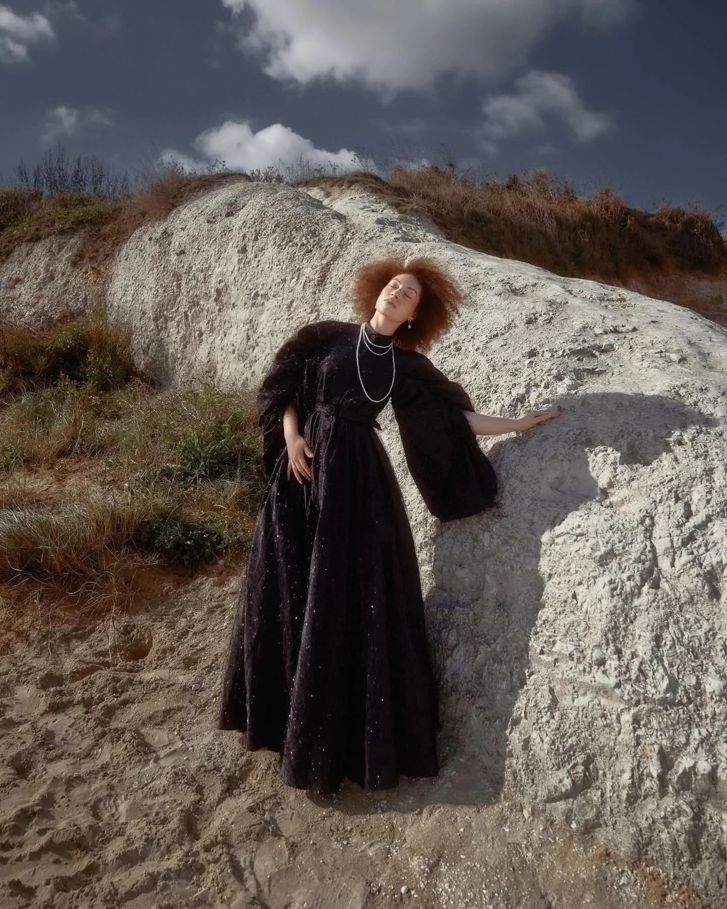 the most beautiful @palmerharding gown 🖤✨

@flanellemagazine 
Photography @lizdorfer 
Stylist @ziabijou 
Model @iamtzofia 
HMUA @maryantoniahmua 
Assistants @mariaharrissutton @_aastha.p