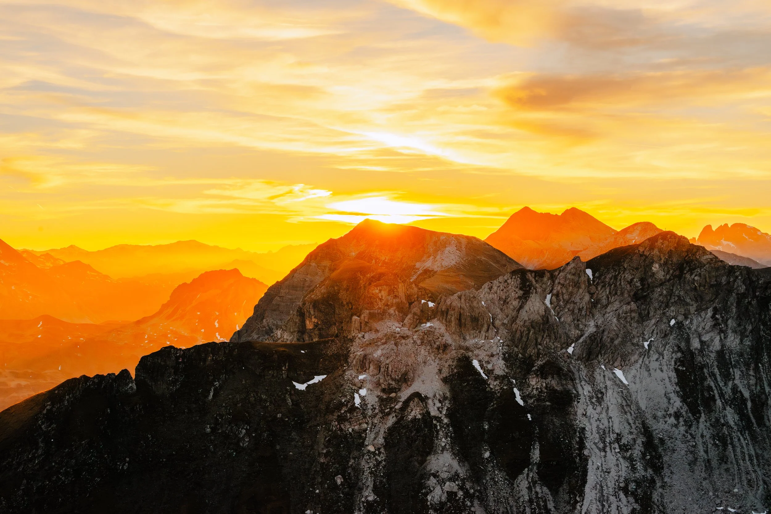 2024 -  Sonnenuntergang hinter der Glöcknerin