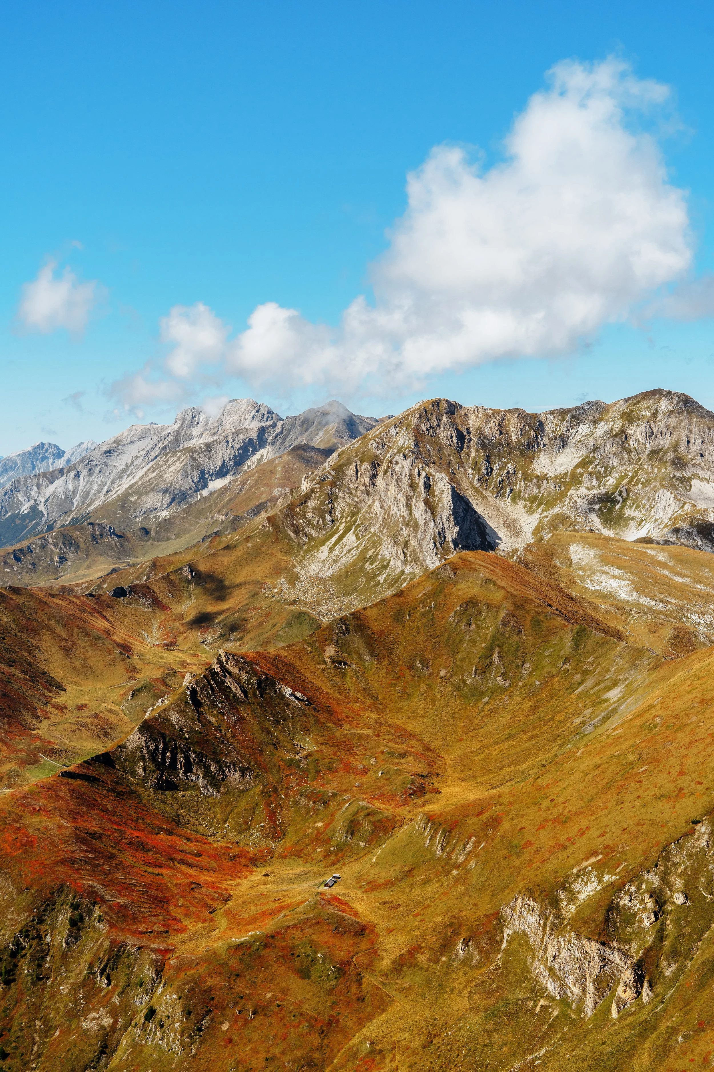 Blick ins Zederhaustal und weitere Gipfel (Weißeneck, Vierteleck, Schwarzeck, Hochfeind) in Tweng