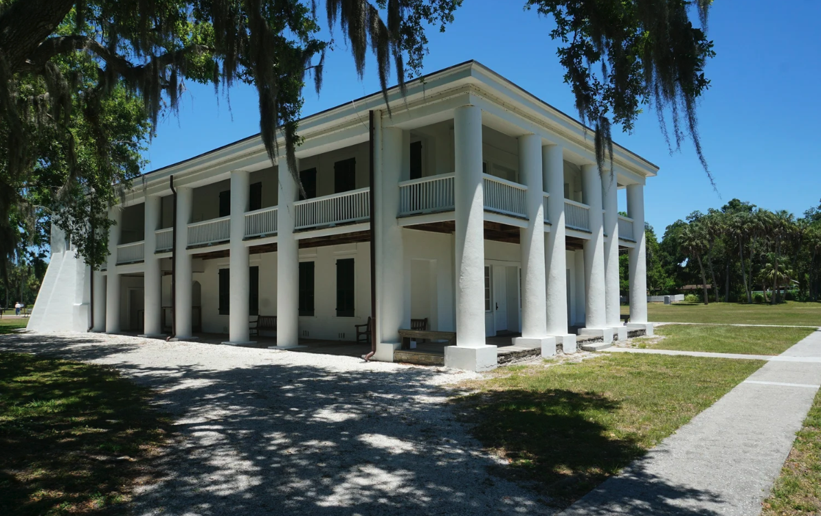 How to Prepare Your Home in Florida for Hurricanes: Smart Construction and Remodeling