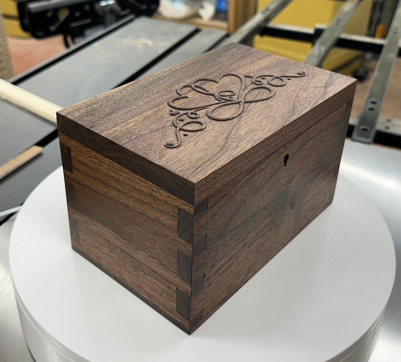 https://i.etsystatic.com/27699918/r/il/2a3255/4993304157/il_fullxfull.4993304157_dvfy.jpg
