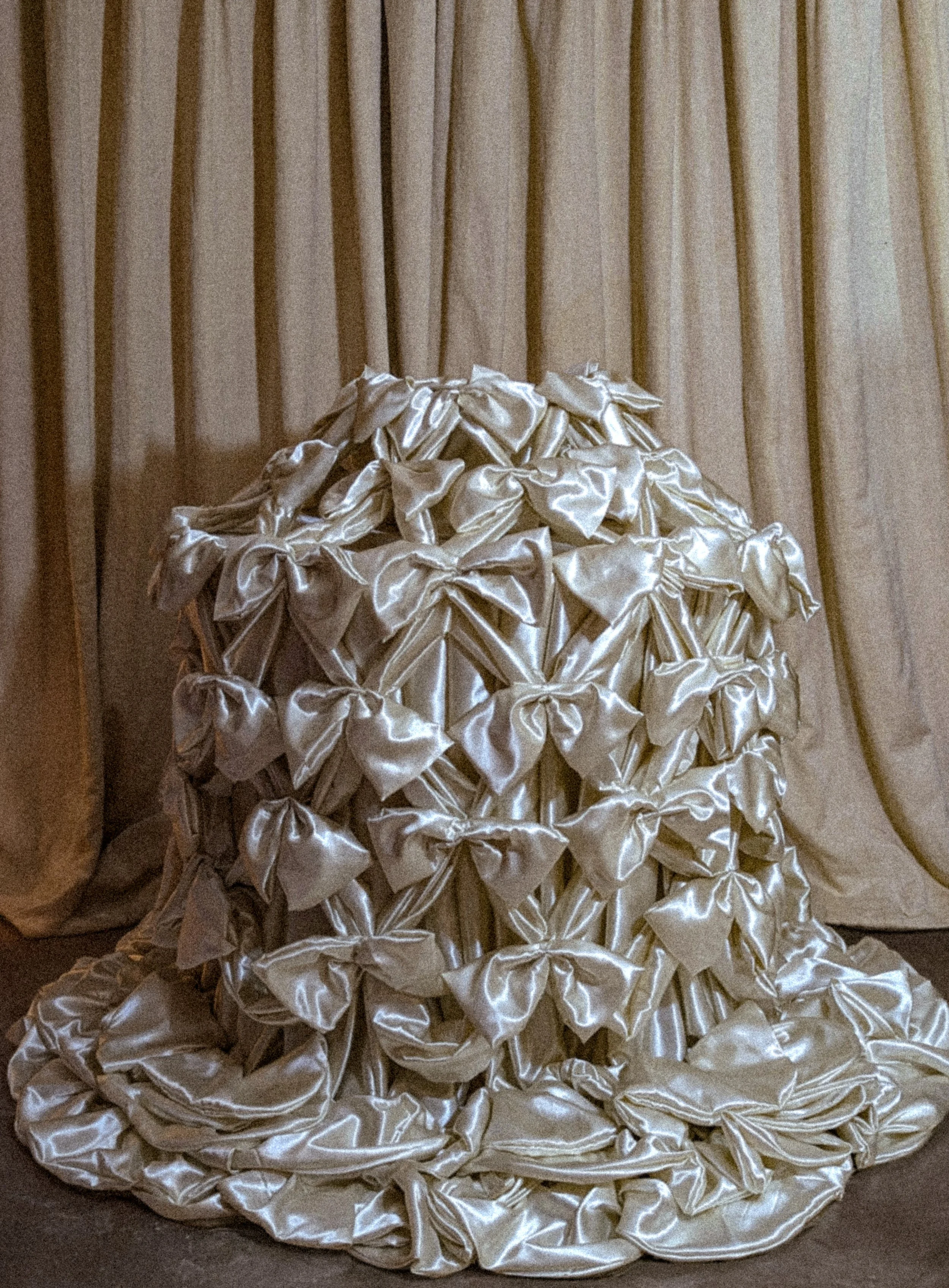 Bombazine bow table grain.jpg