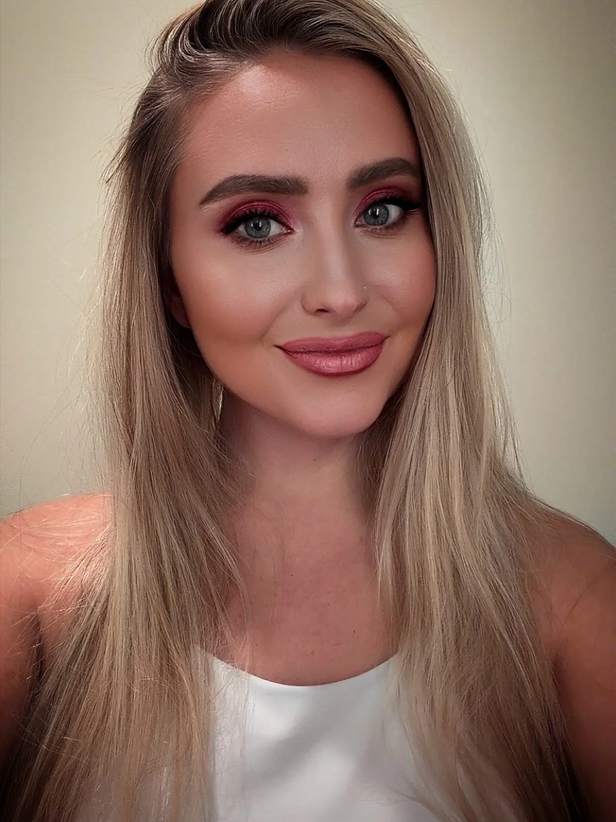 Pink is my new personality. I basically lived in this palette at Shadows and Seduction inspired by @dawndarlingauthor book Unwanted ✨ we might be dropping some extras to the shop so stay tuned 👀 #eyeshadow #makeuplover #bookish #darkromance #readers