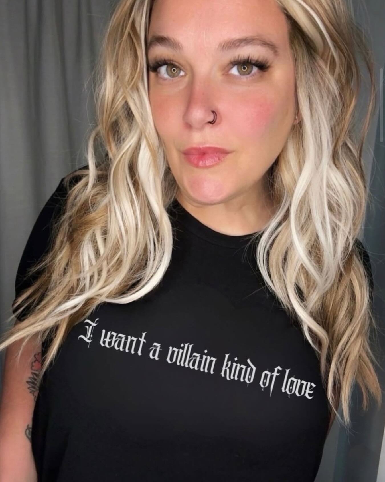 I want a villain kind of love &hearts;️ crop tops, t-shirts, hoodies &amp; crewnecks all available on our website! Link in bio ✨ #bookishmerch #euphoricchapters #villain #morallygrey #bookish