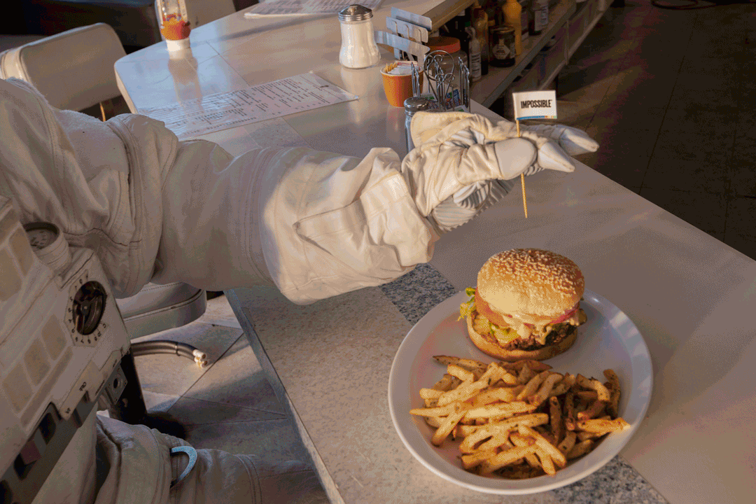 Astronaut_Coffee_Shop_1612-new-v1.gif