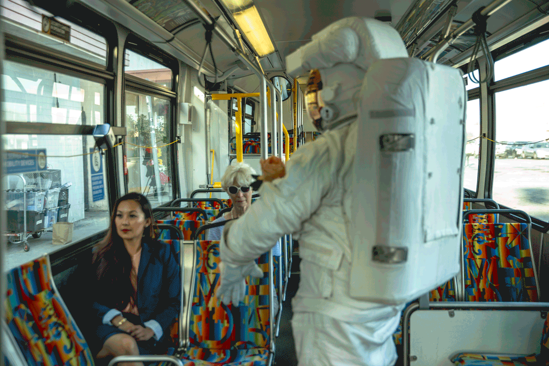 Austronaut_Bus_0691-new.gif