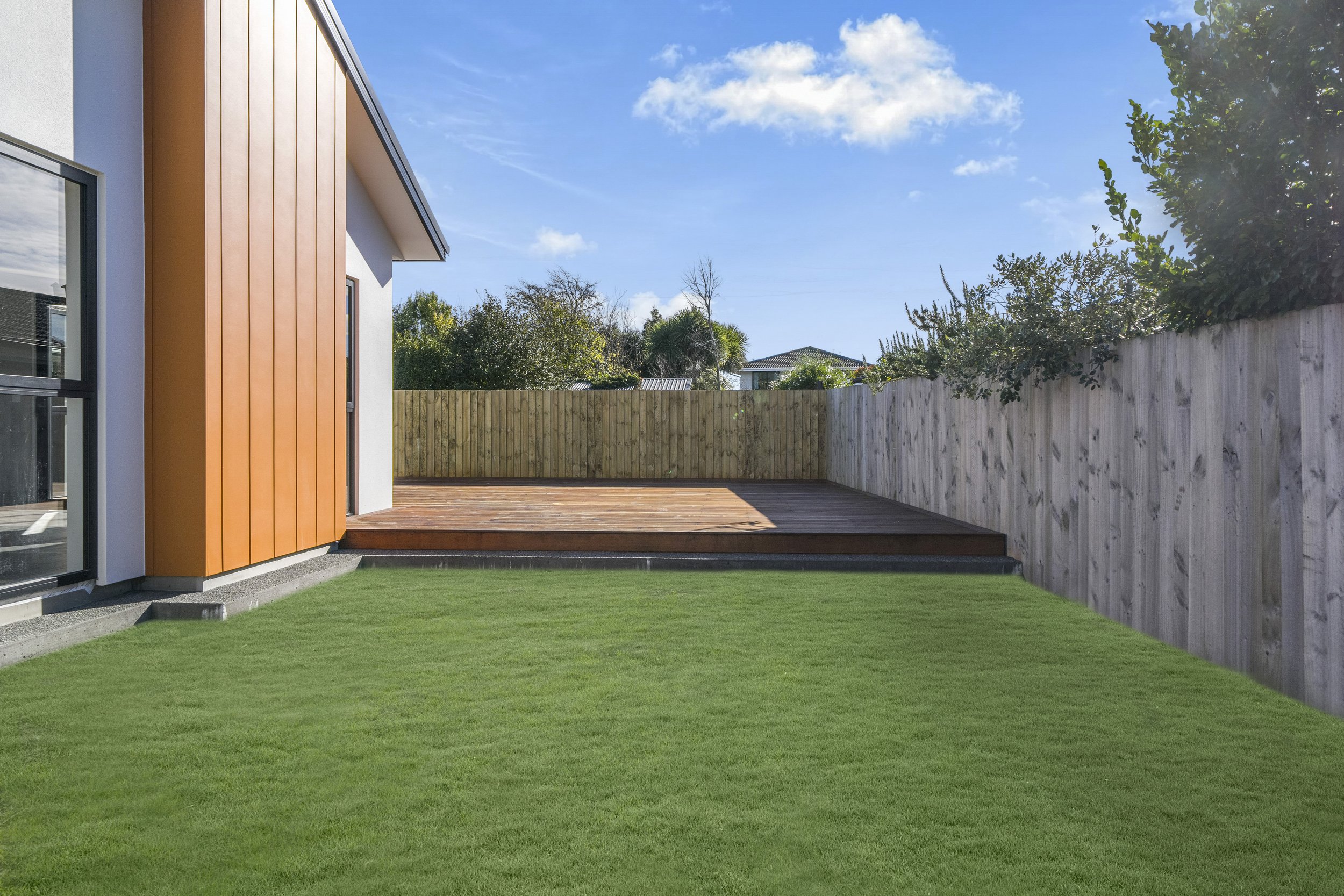 AR506350grass.jpg