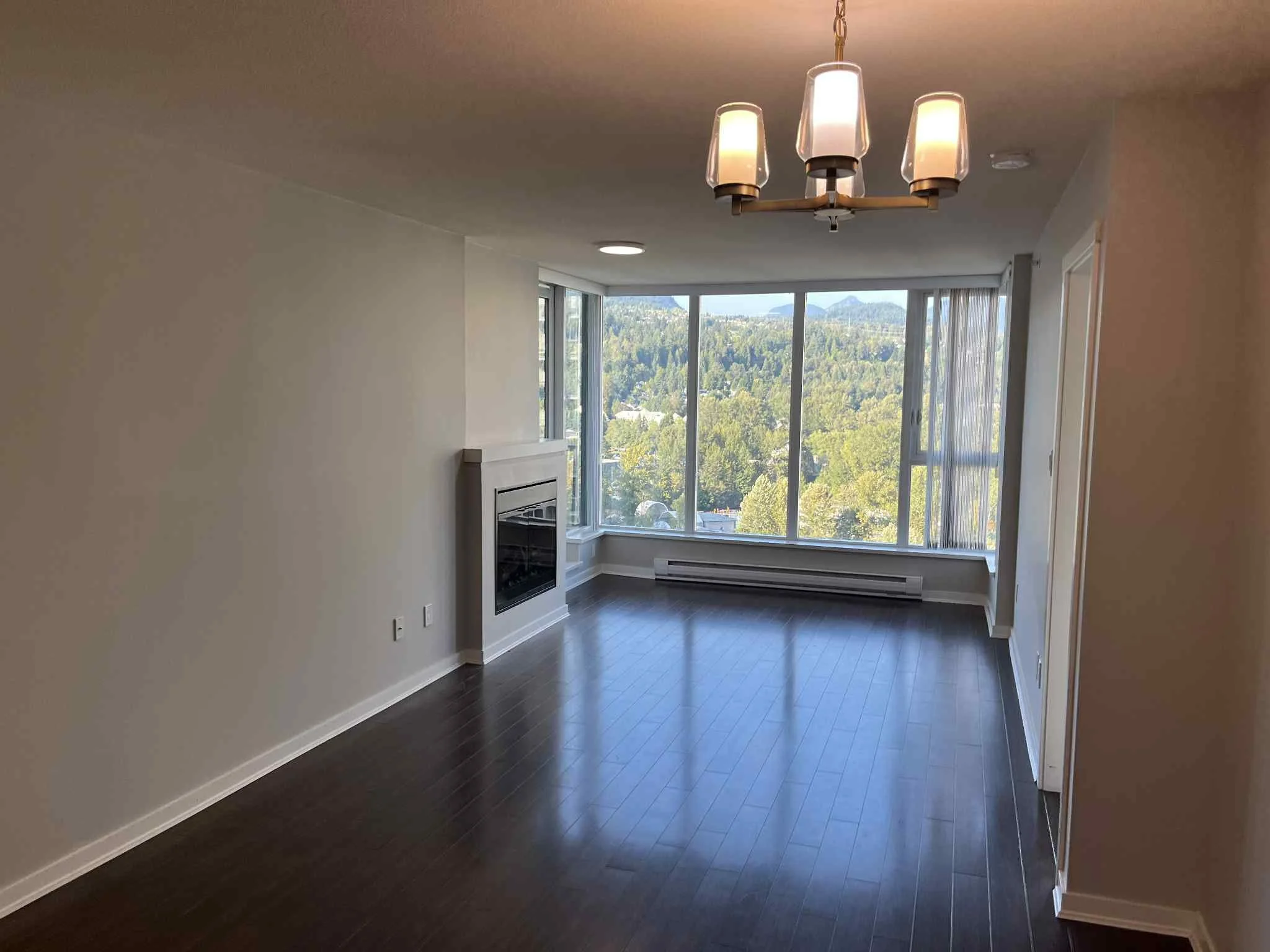 Living Room 01.jpg