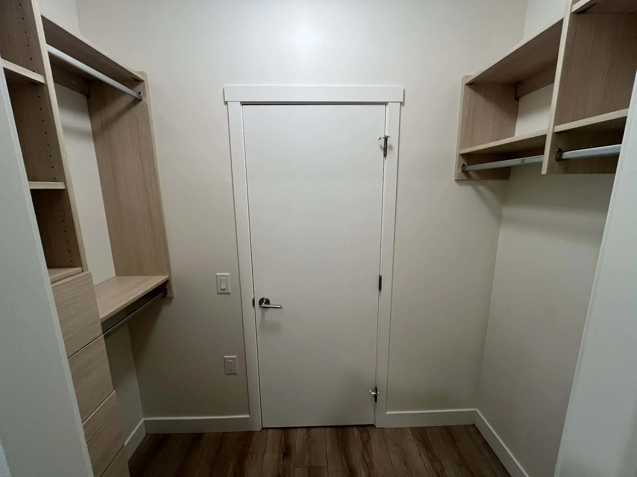 Walk-in Closet.jpg