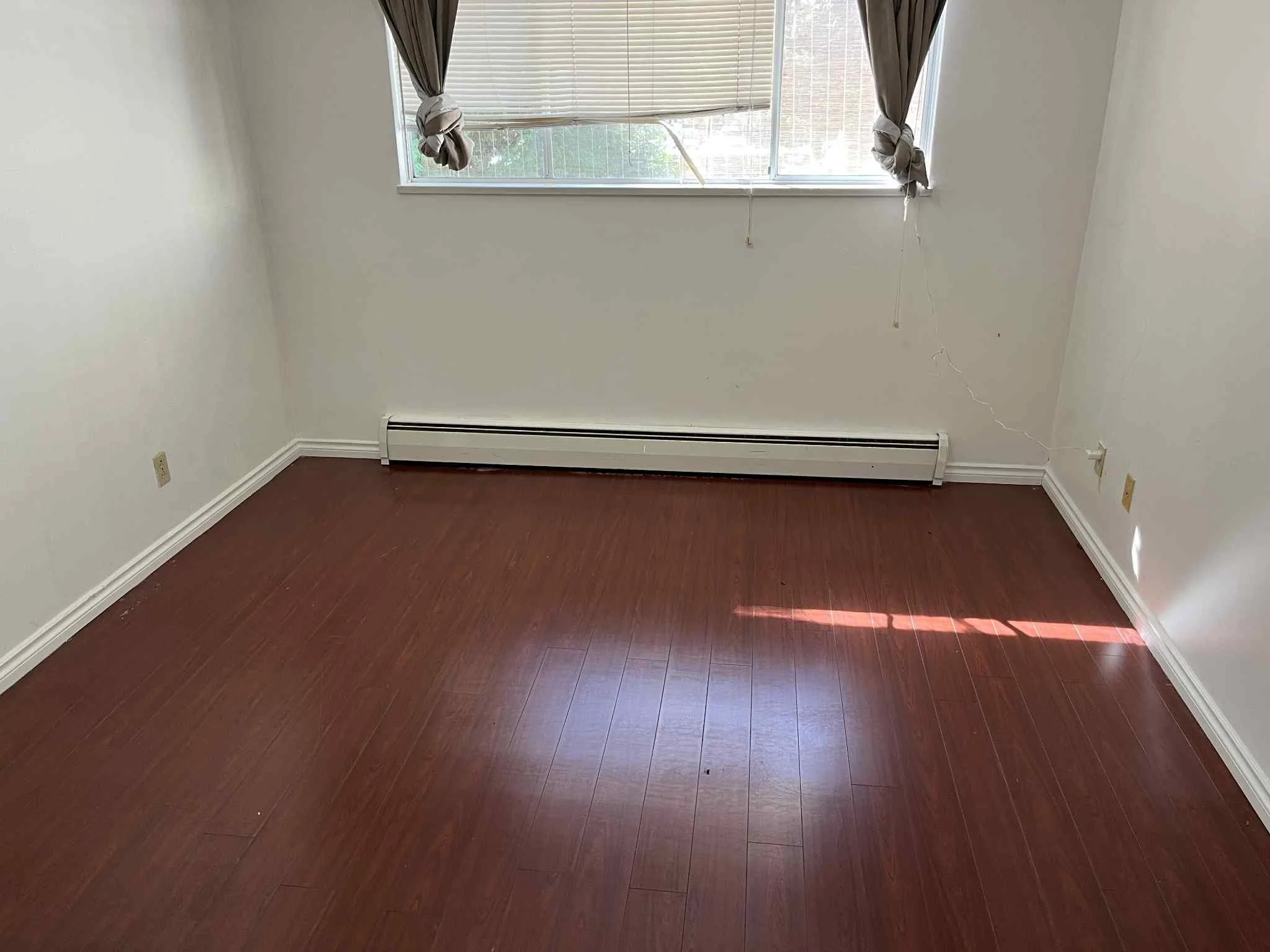 Bedroom 02-3.jpg
